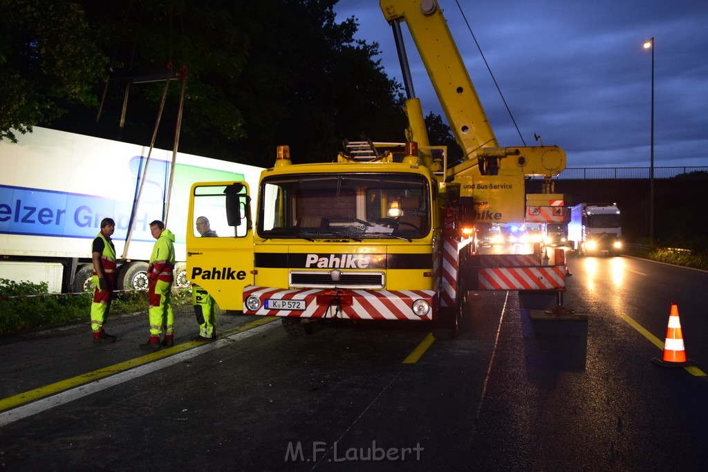 Schwerer VU A 3 Rich Oberhausen Hoehe AK Leverkusen P226.JPG - Miklos Laubert